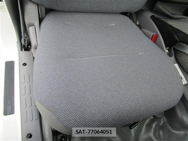 Hino DUTRO 2019-03 7454071-15