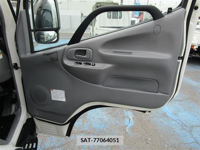 Hino DUTRO 2019-03 7454071-20