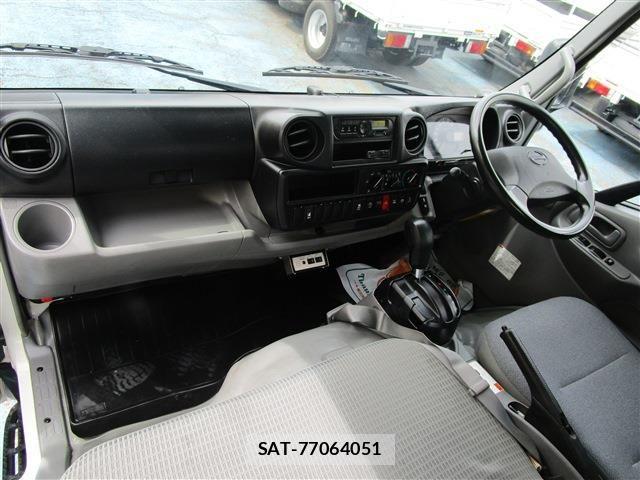 Hino DUTRO 2019-03 7454071-22