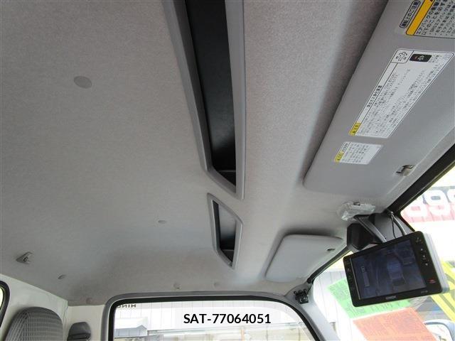 Hino DUTRO 2019-03 7454071-23