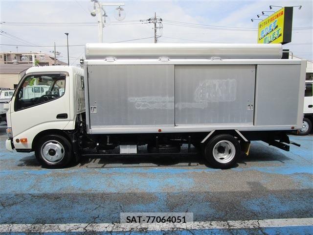Hino DUTRO 2019-03 7454071-3