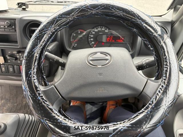 Hino DUTRO 2017-03 7454075-13