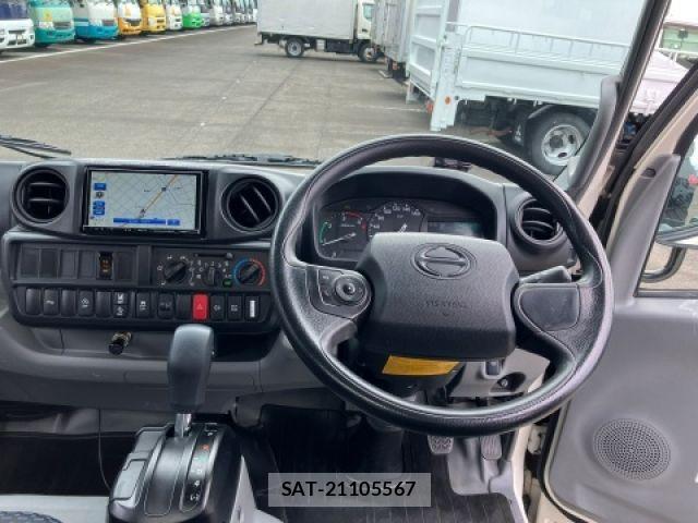 Hino DUTRO 2022-03 7454072-17