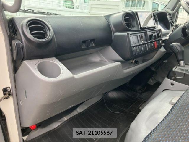 Hino DUTRO 2022-03 7454072-25
