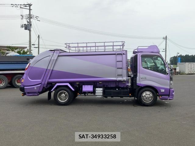 Hino DUTRO 2022-06 7454061-5