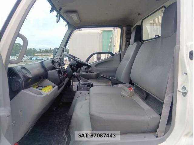 Hino DUTRO 2019-10 7454069-23