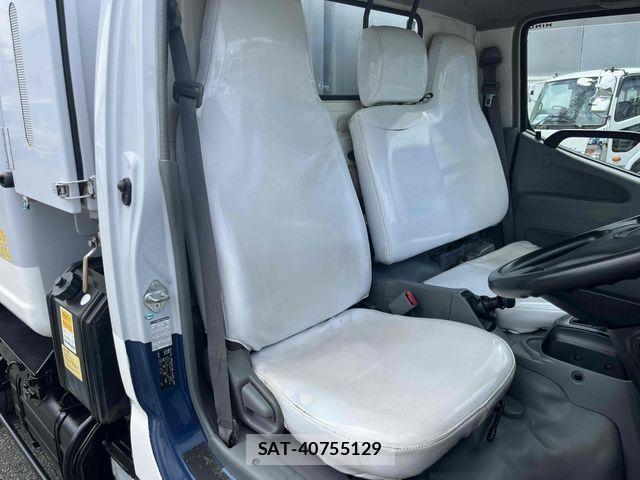 Hino DUTRO 2017-01 7454073-20