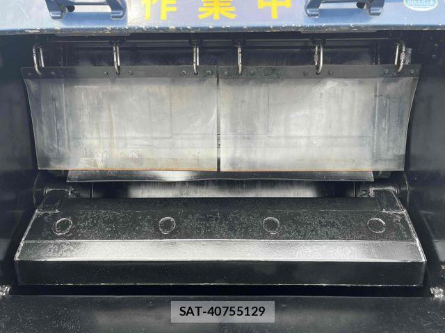 Hino DUTRO 2017-01 7454073-8
