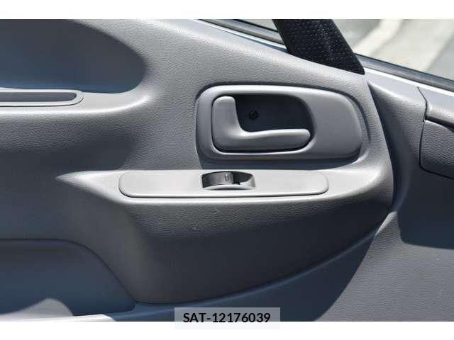 Hino DUTRO 2022-03 7454070-10