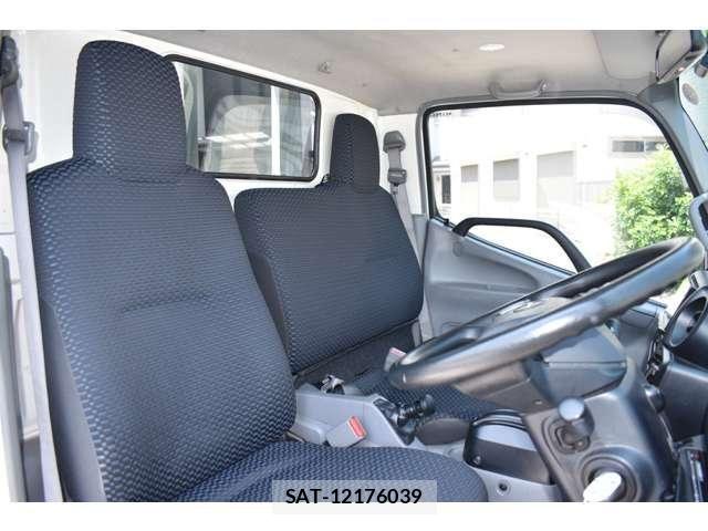 Hino DUTRO 2022-03 7454070-11