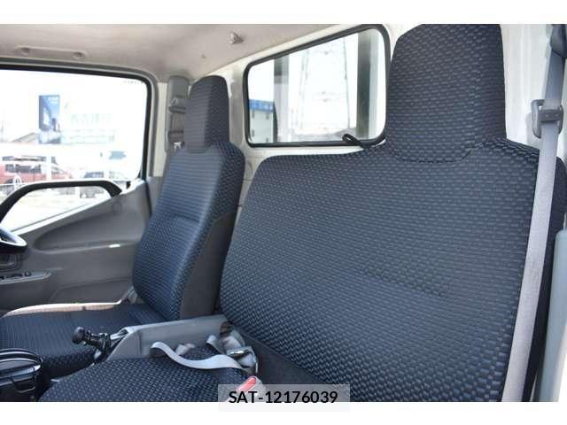 Hino DUTRO 2022-03 7454070-12