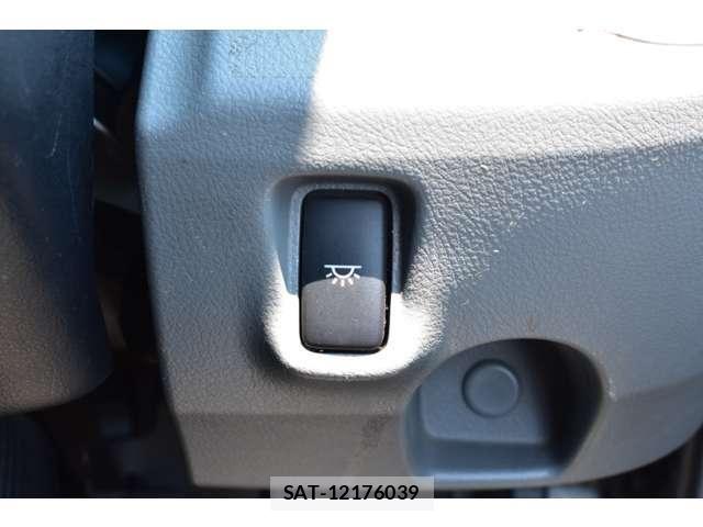 Hino DUTRO 2022-03 7454070-14