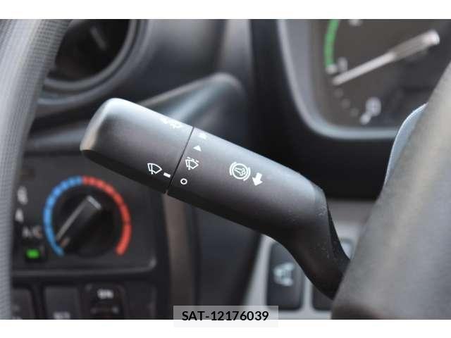 Hino DUTRO 2022-03 7454070-16