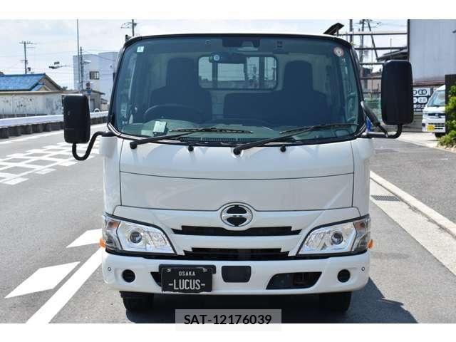 Hino DUTRO 2022-03 7454070-3