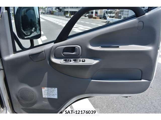 Hino DUTRO 2022-03 7454070-7