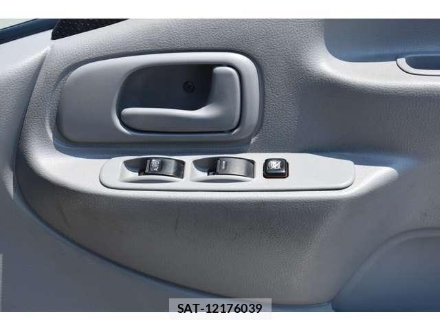 Hino DUTRO 2022-03 7454070-8