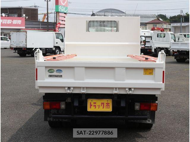 Hino DUTRO 2018-09 7454067-6
