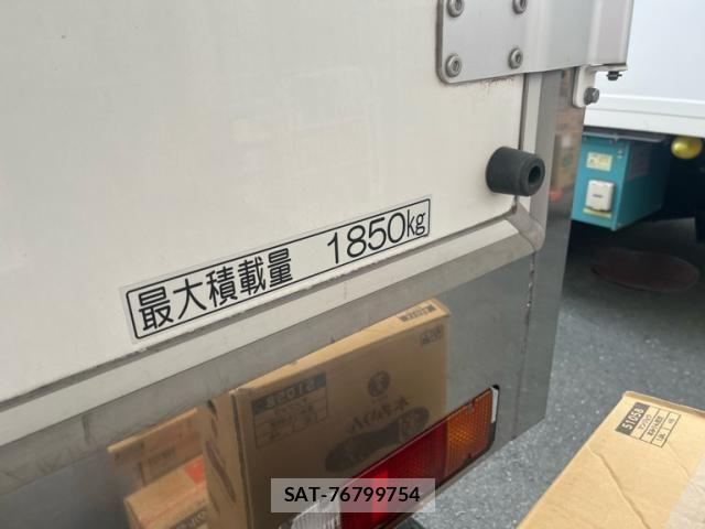 Hino DUTRO 2020-07 7454074-9