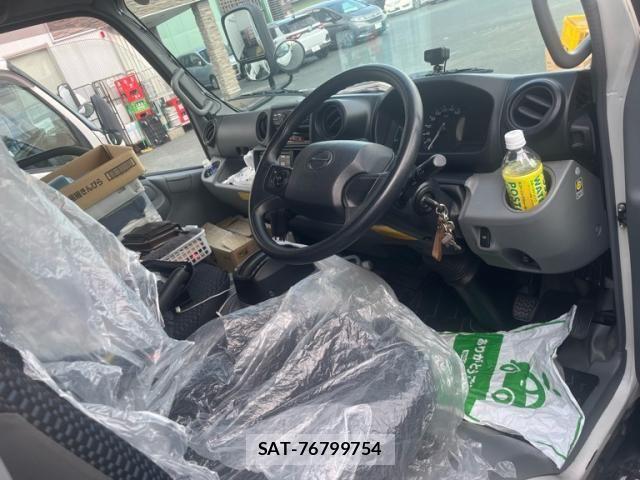 Hino DUTRO 2020-07 7454074-4