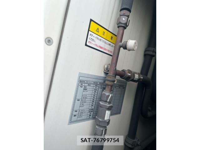Hino DUTRO 2020-07 7454074-8