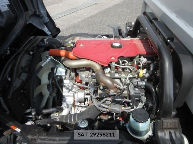 Hino DUTRO 2024-04 7500338-27