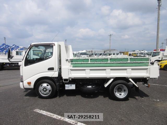 Hino DUTRO 2024-04 7500338-4