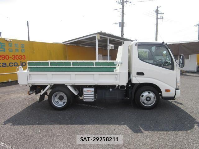 Hino DUTRO 2024-04 7500338-5