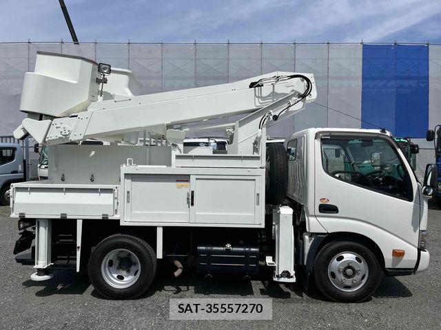 Hino DUTRO 2018-04 7500348-2