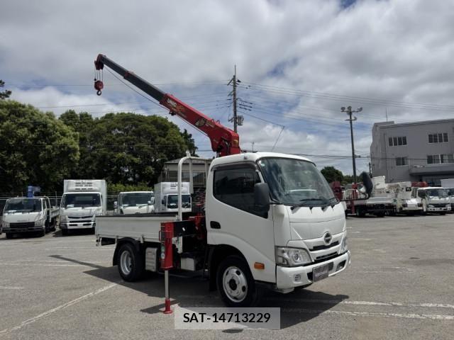 Hino DUTRO 2020-01 7500335-2