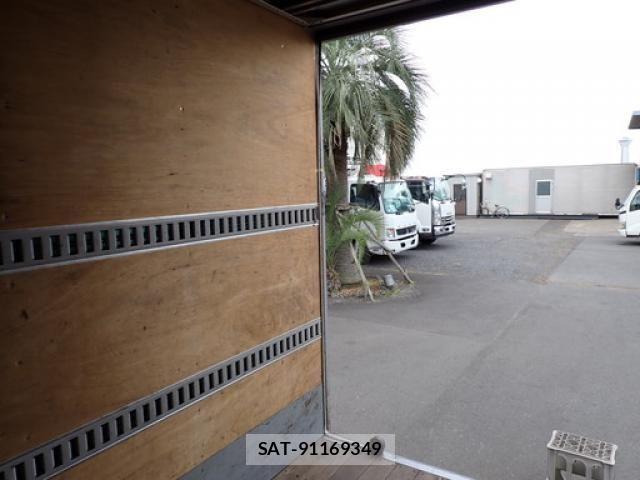 Hino DUTRO 2016-02 7500349-25