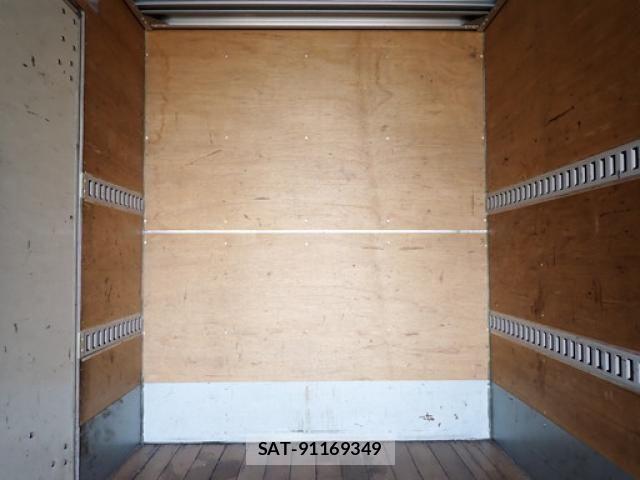 Hino DUTRO 2016-02 7500349-29