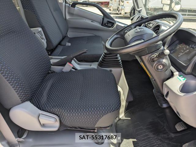 Hino DUTRO 2022-07 7500332-26