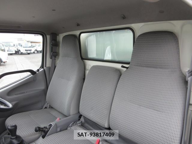 Hino DUTRO 2015-09 7500346-25