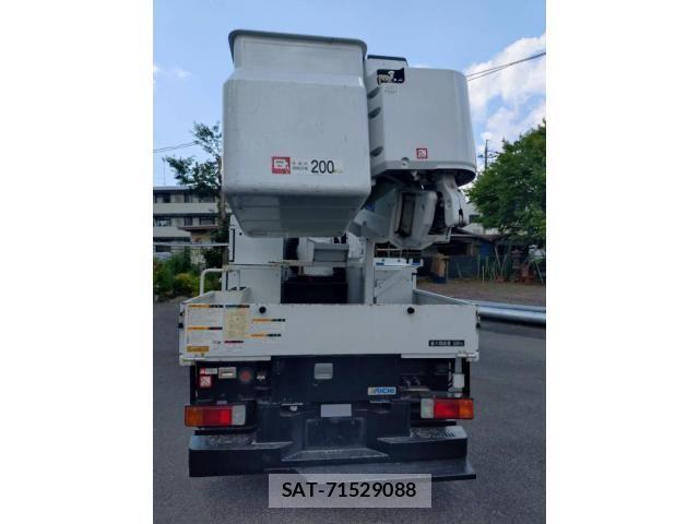 Hino DUTRO 2016-01 7500350-1