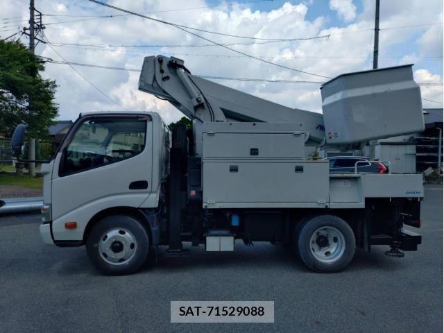 Hino DUTRO 2016-01 7500350-2