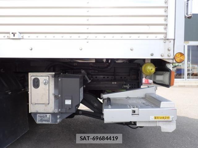 Hino DUTRO 2023-04 7500325-11