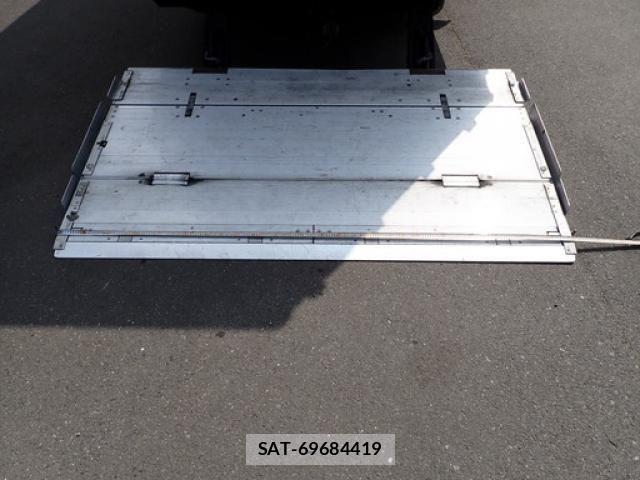 Hino DUTRO 2023-04 7500325-14