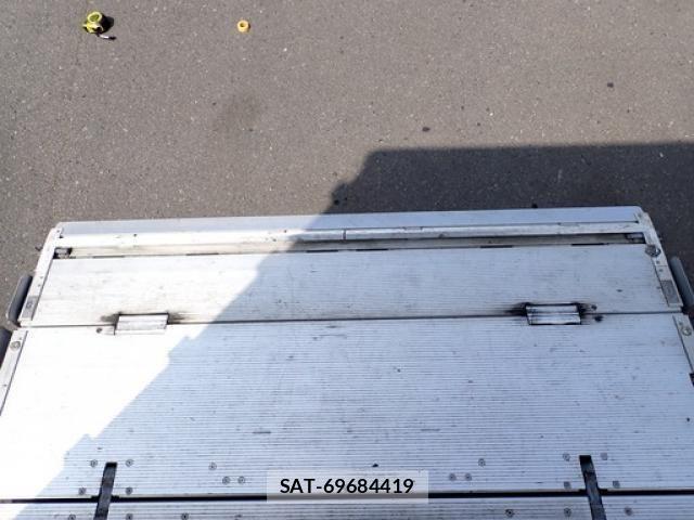 Hino DUTRO 2023-04 7500325-18