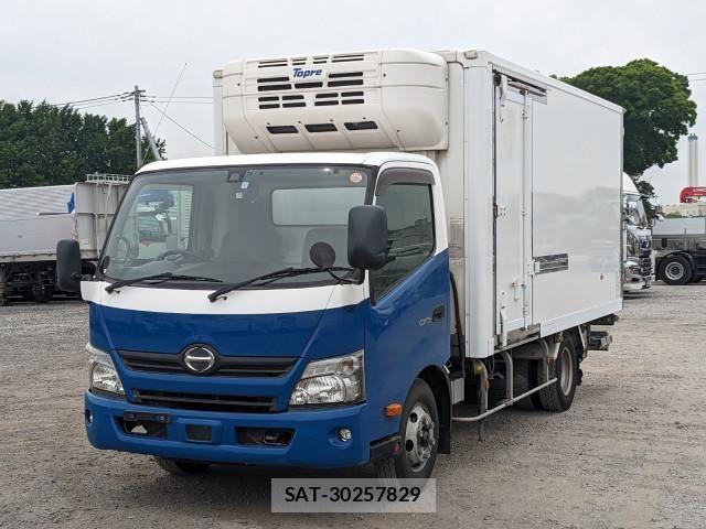 Hino DUTRO 2017-09 7500347-0