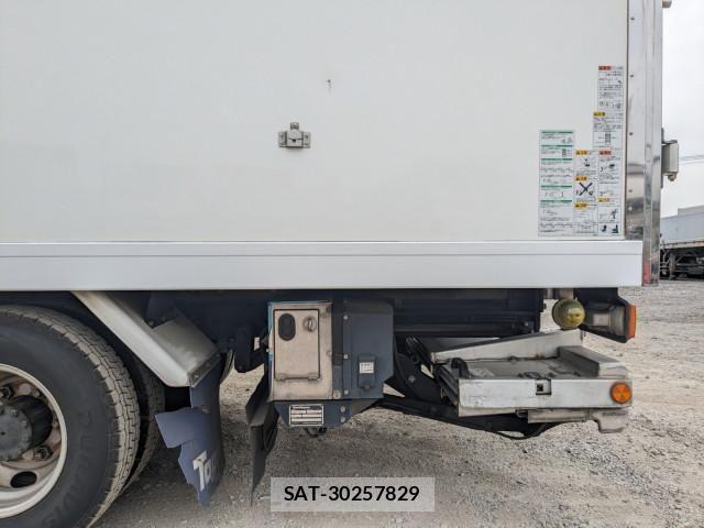 Hino DUTRO 2017-09 7500347-21