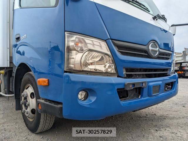 Hino DUTRO 2017-09 7500347-24