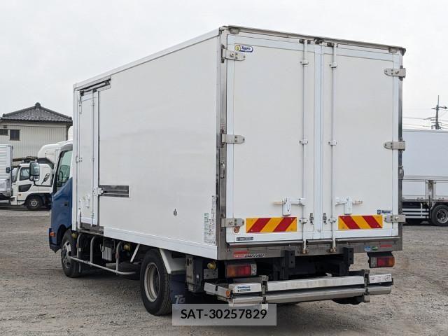 Hino DUTRO 2017-09 7500347-2
