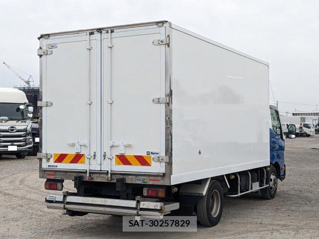 Hino DUTRO 2017-09 7500347-3