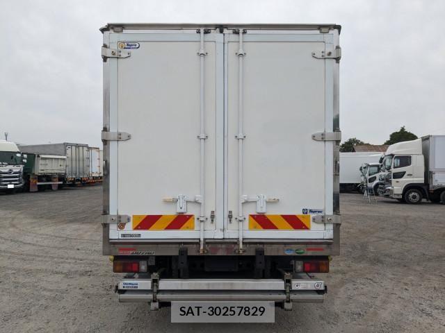 Hino DUTRO 2017-09 7500347-4