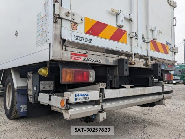 Hino DUTRO 2017-09 7500347-6