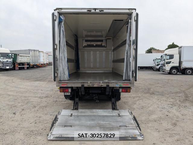 Hino DUTRO 2017-09 7500347-7