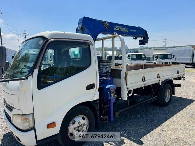 Hino DUTRO 2014-02 7500351-13