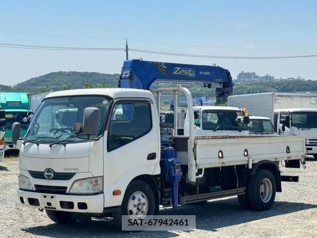 Hino DUTRO 2014-02 7500351-1