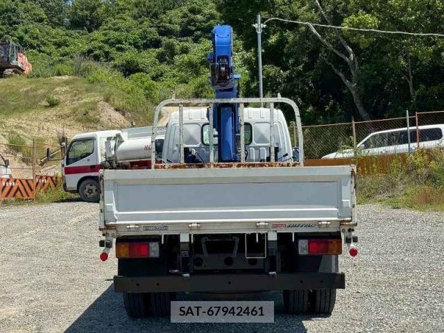 Hino DUTRO 2014-02 7500351-4