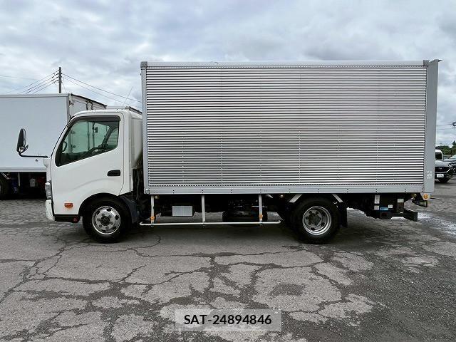 Hino DUTRO 2017-07 7500357-9